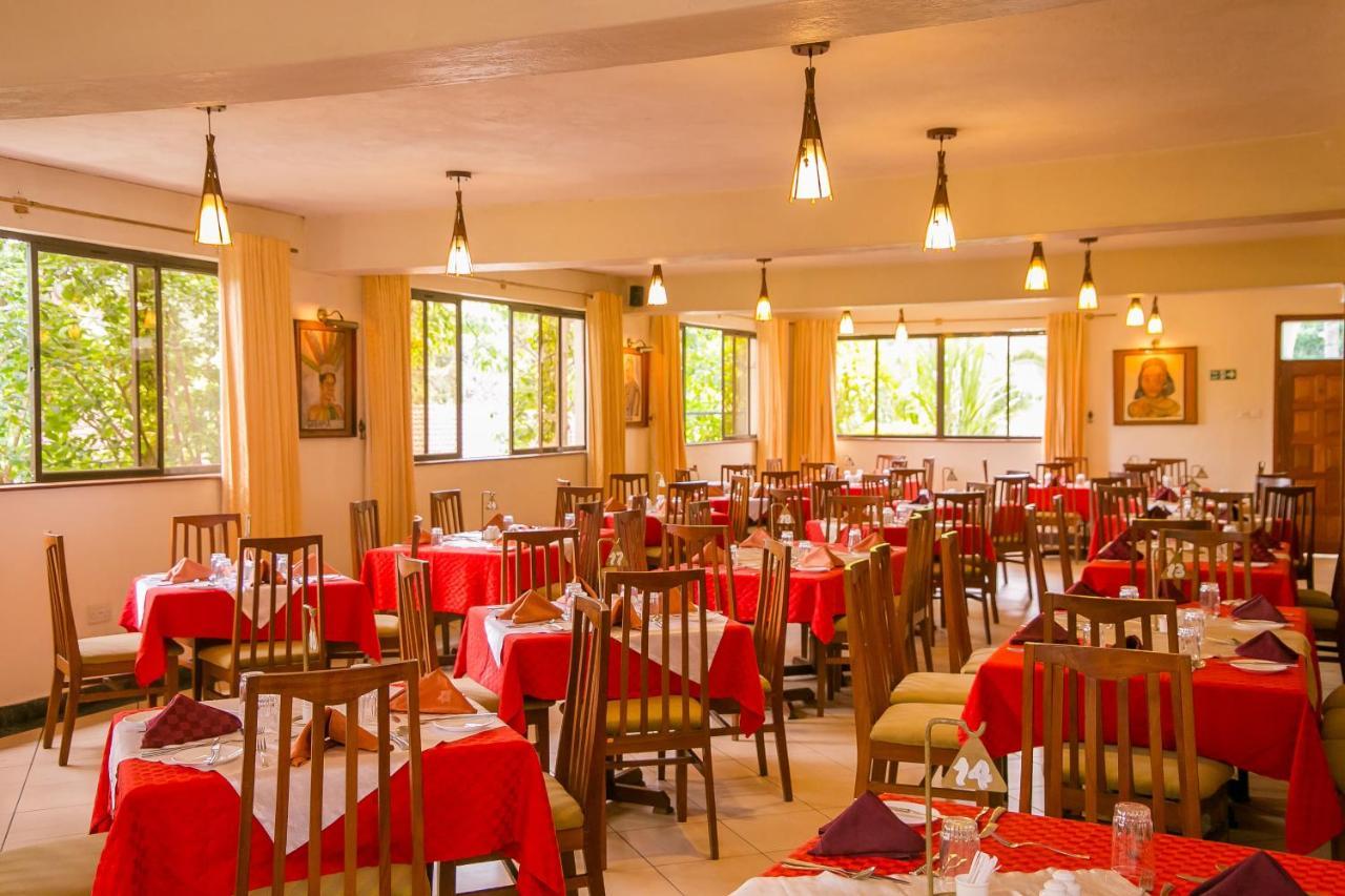 Green Hills Hotel Ньери Экстерьер фото