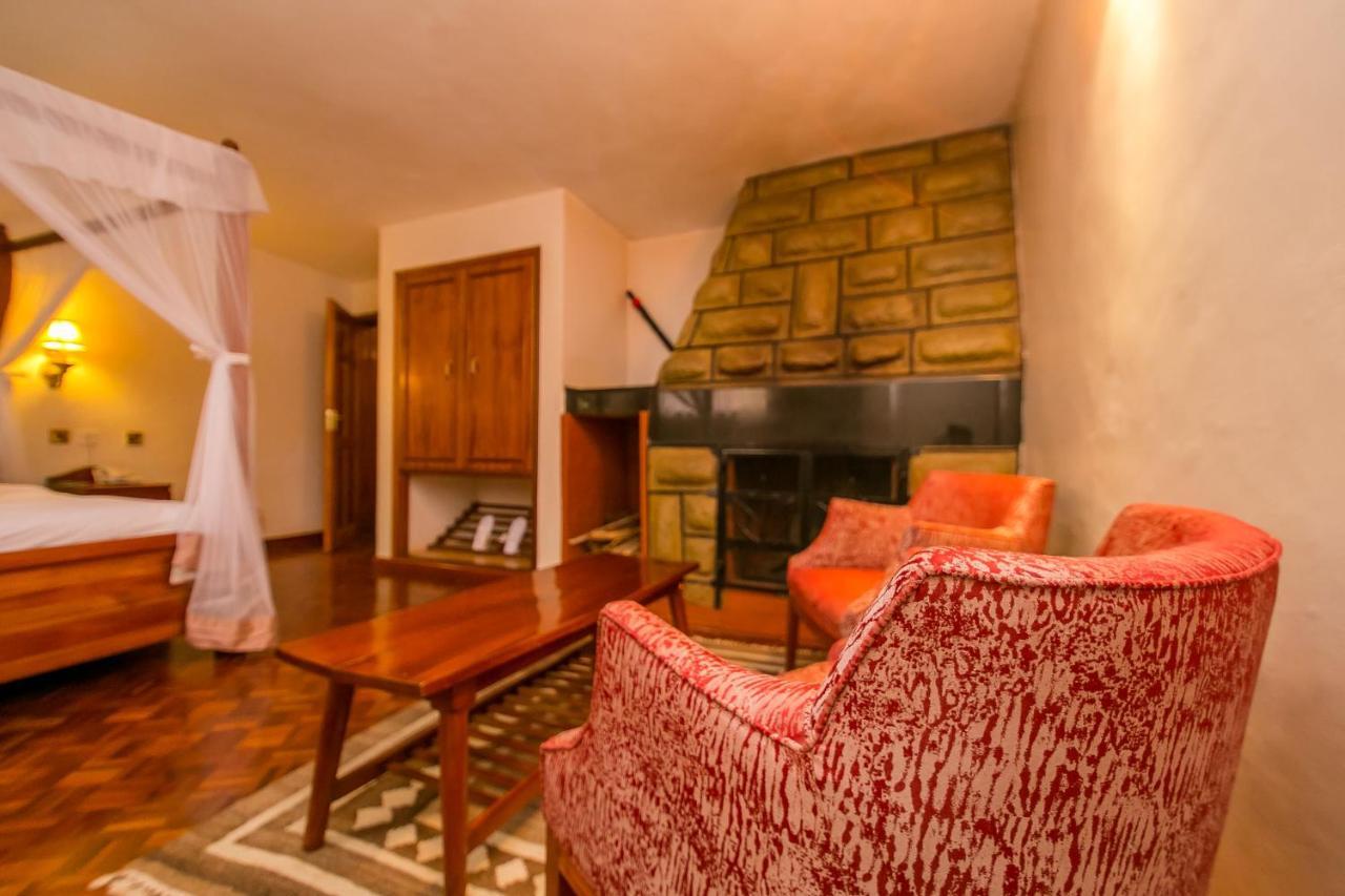 Green Hills Hotel Ньери Экстерьер фото