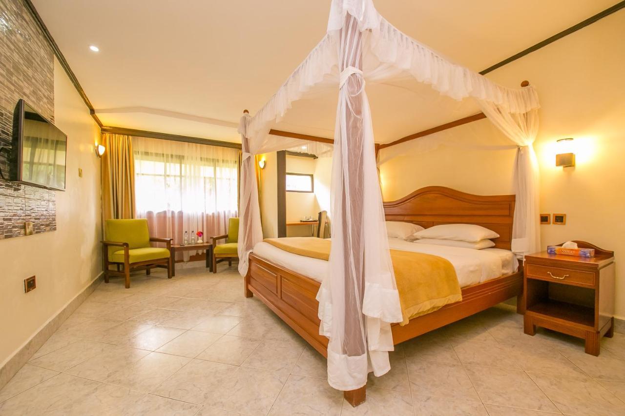Green Hills Hotel Ньери Экстерьер фото