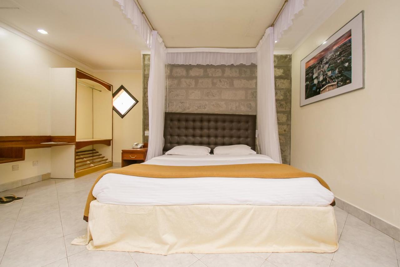 Green Hills Hotel Ньери Экстерьер фото