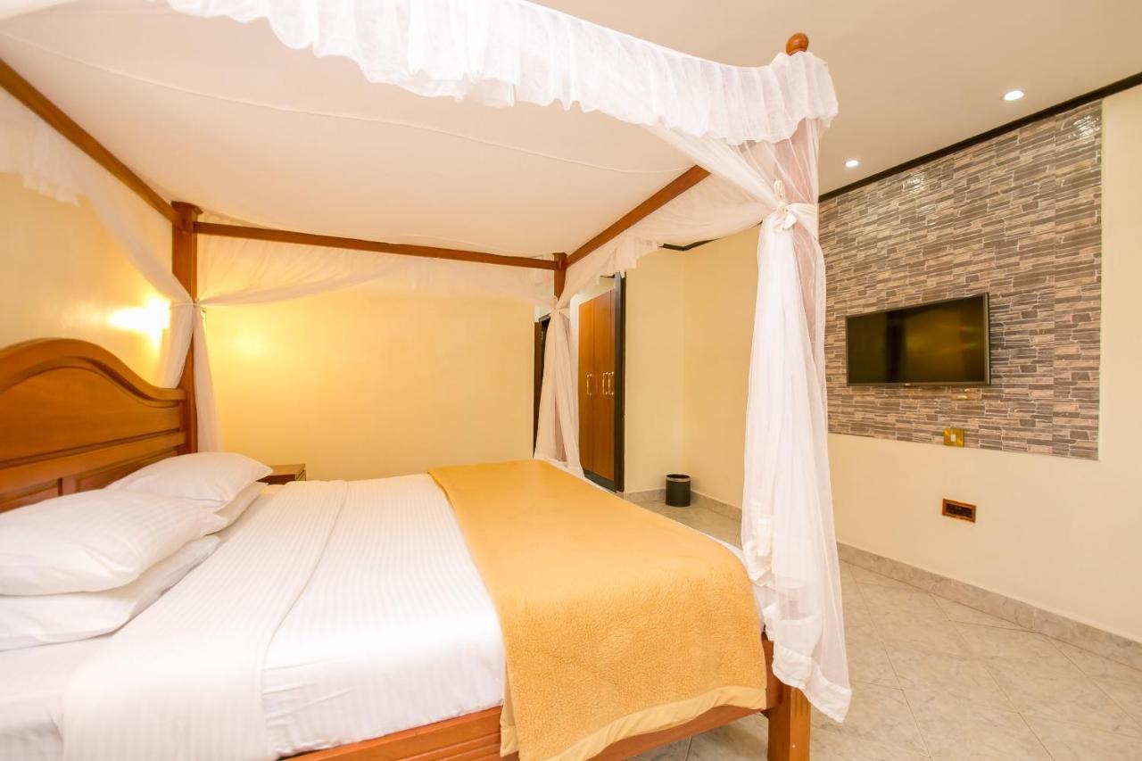 Green Hills Hotel Ньери Экстерьер фото