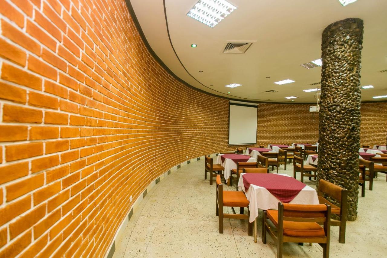 Green Hills Hotel Ньери Экстерьер фото